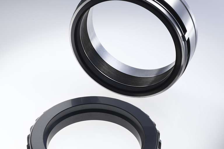 Heavy crude oil secure sealed with metal bellow seals