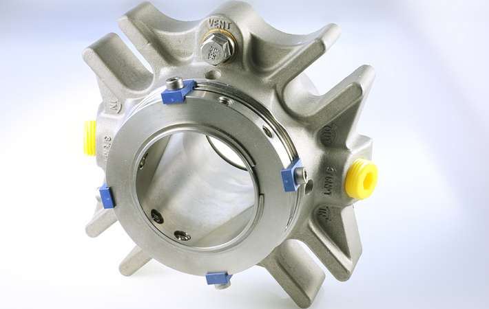 Gleitringdichtungen und Packungen in Sprinkleranlage eines Automobilherstellers